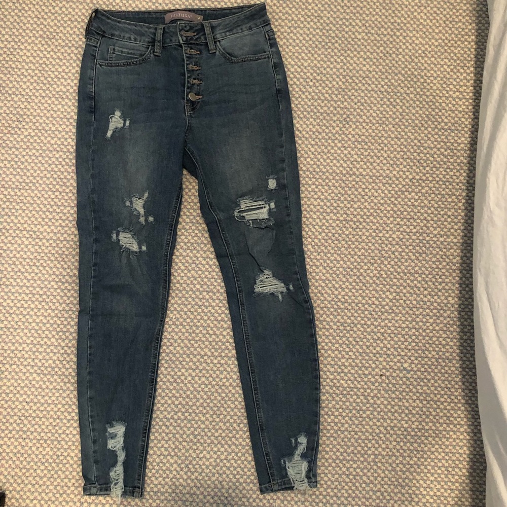 High waisted ripped jeans